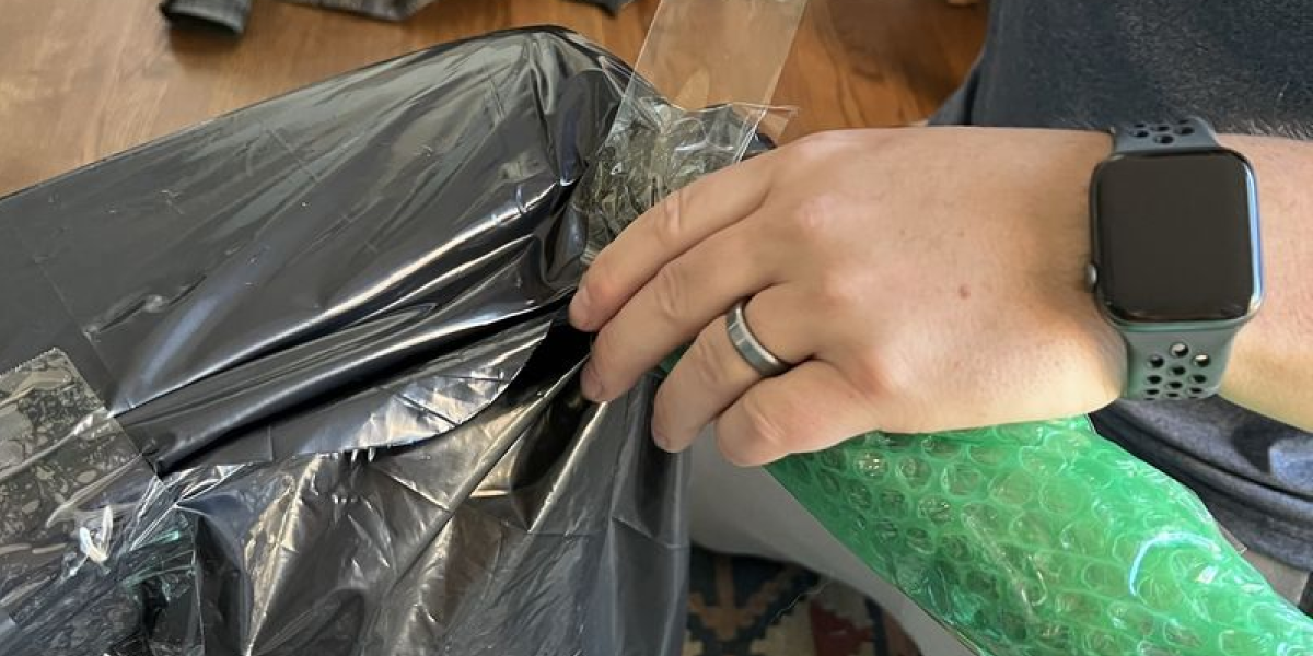 How to Wrap Chair Legs for Moving