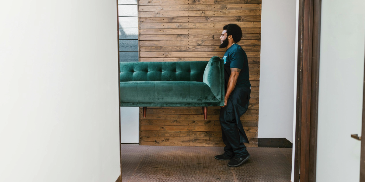 Quick-Do’s-and-Don’ts-for-Sofa-Storage