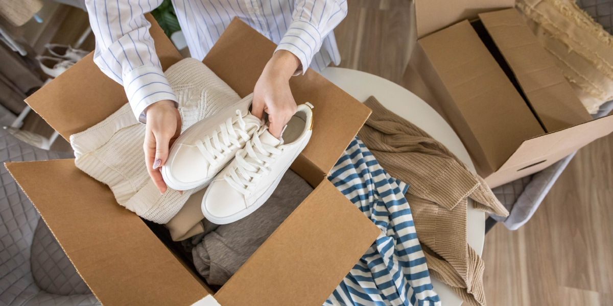 What are the Steps on How to Store Clothes Long-term