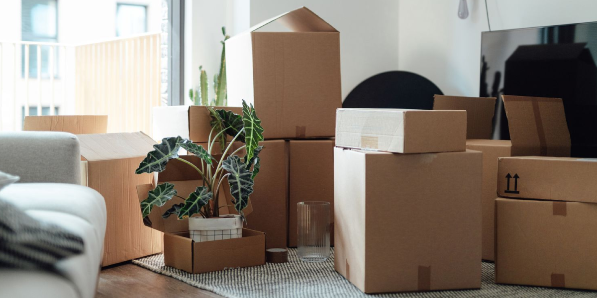 How to Declutter Before Moving House