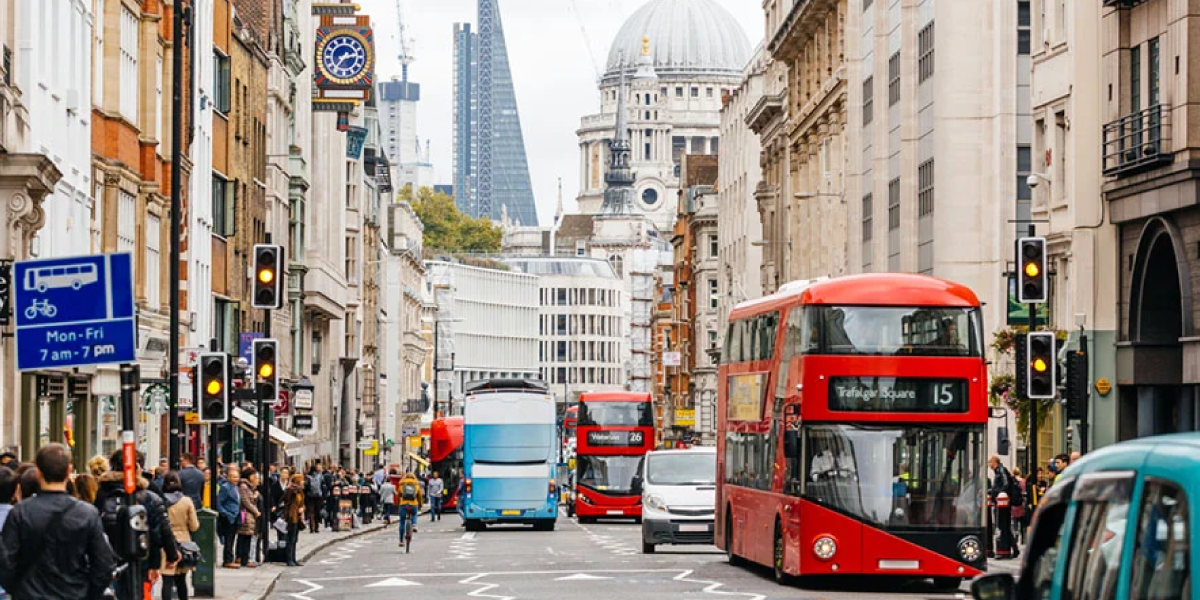 Big Benefits of Moving From a Big City To a Small Town in the UK